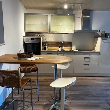 Apartment Mit Terrasse *